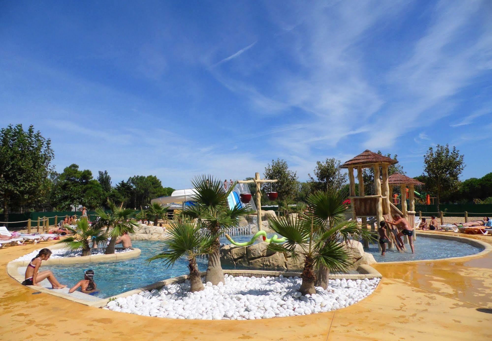 Camping Le Sainte Marie Exterior photo